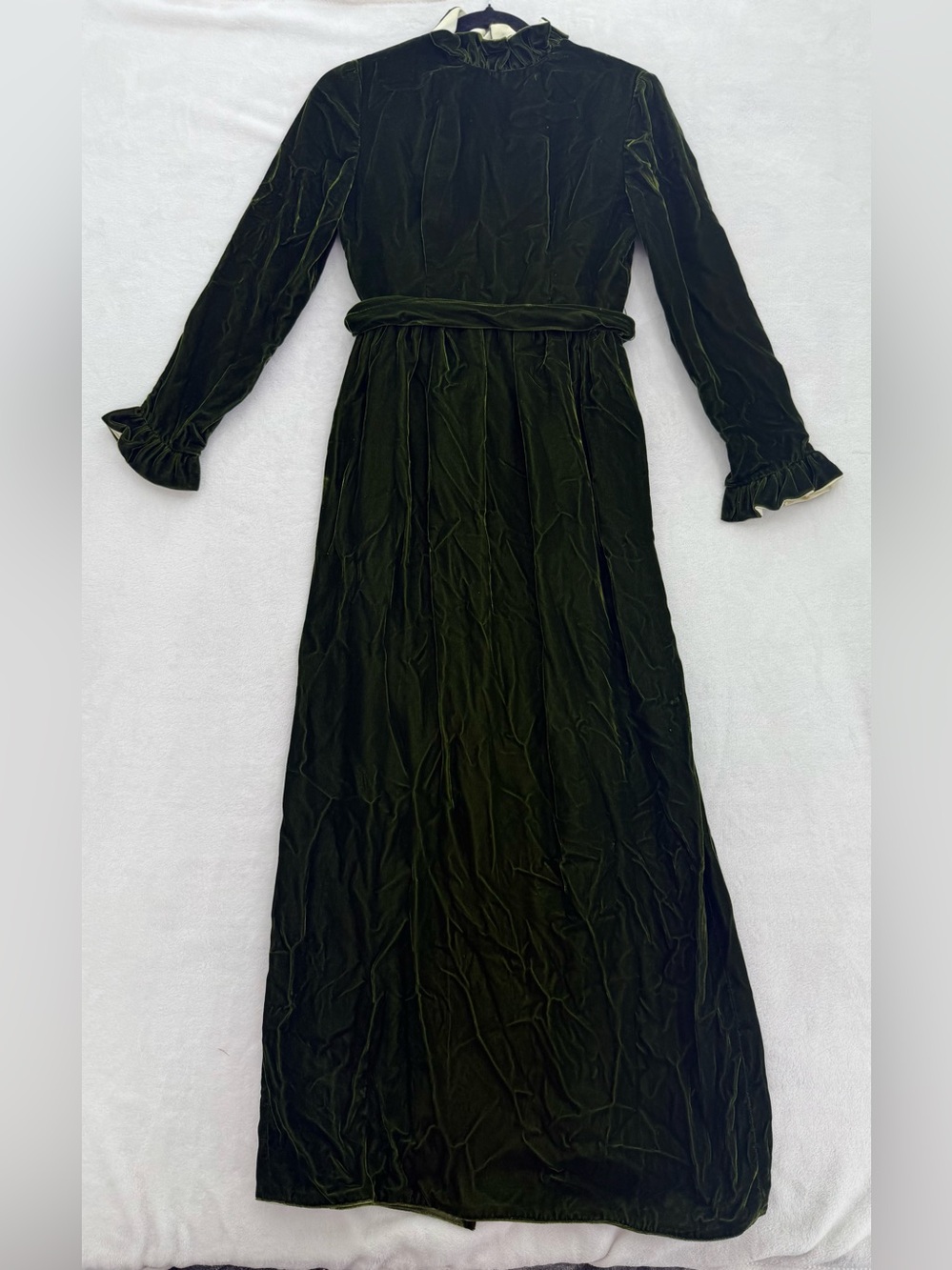 Vintage I.Magnin & Co. Green Velvet Ruffle Neck Dress Size 9/10 (4/6) Victorian